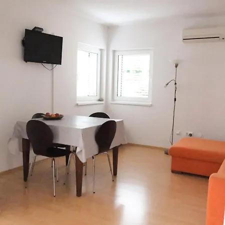 Apartament Ava, 2+3, 250m Od Plaze Novi Vinodolski